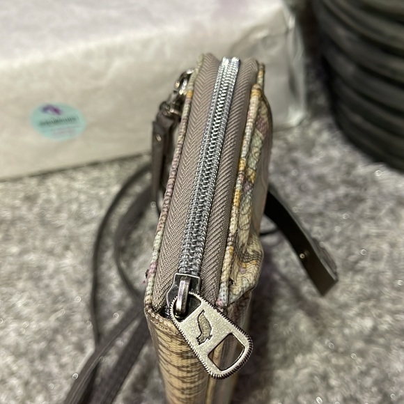 PP.) Sakroots Crossbody Long Wallet - Picture 7 of 13